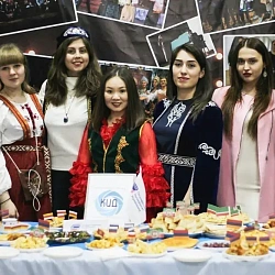 Студенты Московского технологического университета приняли участие в кулинарном фестивале «Кухни народов мира»