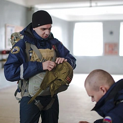 Проведена парашютная подготовка студентов-спасателей МИРЭА.