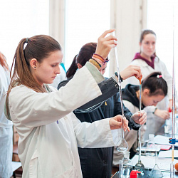 В РТУ МИРЭА прошёл региональный этап Всероссийской олимпиады школьников по химии