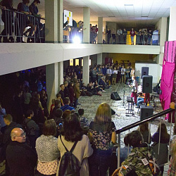 Концерт рок-клуба университета собрал более 400 зрителей