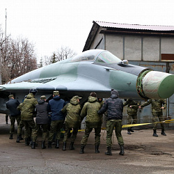 Военный учебный центр при РТУ МИРЭА получил самолёт МИГ-29