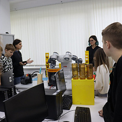 Руководитель «Университетских суббот» в МИРЭА — Российском технологическом университете Владимир Викторович Кузнецов подвёл итоги проекта