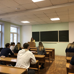 Члены студенческого кружка «Креативная экономика» обсудили тему санкций