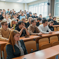 Состоялась лекция представителей ОТП Банка «Старт ИТ-карьеры в банке»