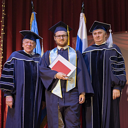 Выпускники 2019 года получили дипломы с отличием