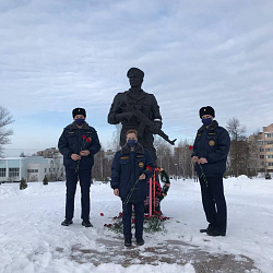 Добровольцы ВСКС почтили память защитников Отечества по всей стране