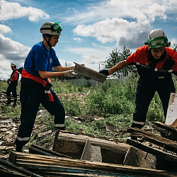 Студенты-спасатели ВСКС помогли жителям Иркутской области и Забайкальского края справиться с последствиями наводнения