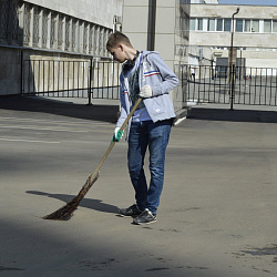 В университете прошли субботники