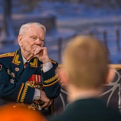 2 апреля в Центральном Музее Великой Отечественной войны состоялись съемки документального фильма, приуроченного к празднованию 70-летия Победы и 25-летия со дня основания МЧС России, с участием Дмитрия Ивановича Михайлика.