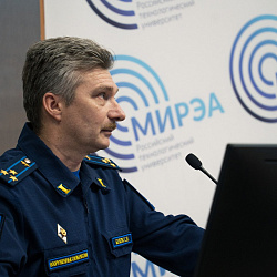 В РТУ МИРЭА начались встречи студентов с представителями военного учебного центра
