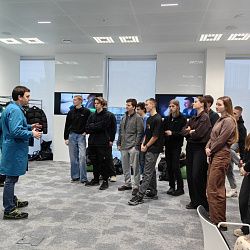 Студенты ИТХТ имени М.В. Ломоносова посетили ряд экскурсий в различные компании со своими кураторами
