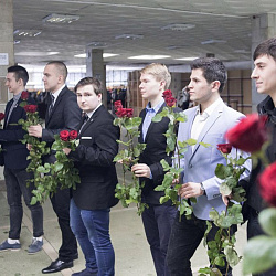 Сотрудники и студенты университета широко отметили Международный женский день