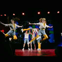 Отряд «Атмосфера» завоевал любовь зрителей на Фестивале вожатского танца
