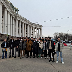 Институт международного образования провёл экскурсию в Центральный музей Вооружённых сил России