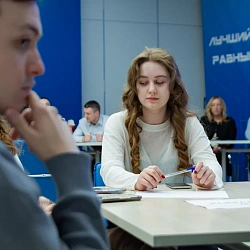 В Институте технологий управления прошел Кейс-чемпионат по экономике и предпринимательству