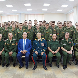 Военную кафедру РТУ МИРЭА посетил генерал-полковник в отставке Алексей Кириллович Миронов