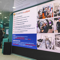 Представитель университета на стенде ООО «Сибур» рассказал о сотрудничестве компании с РТУ МИРЭА