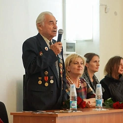 В Колледже при университете прошло торжественное мероприятия в честь Дня знания