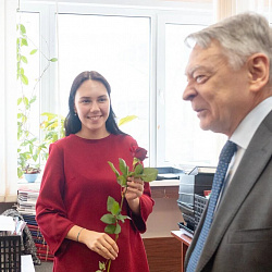 В РТУ МИРЭА прошли торжественные мероприятия, посвящённые Международному женскому дню